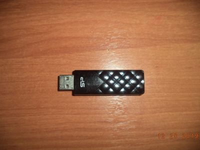 Лот: 15215834. Фото: 1. Флешка на 4 Gb. USB-флеш карты