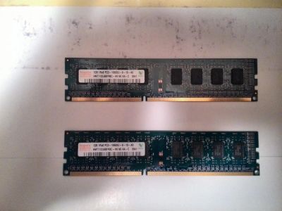 Лот: 3362372. Фото: 1. память Hynix DDR3 2 по 1 Гб. Оперативная память