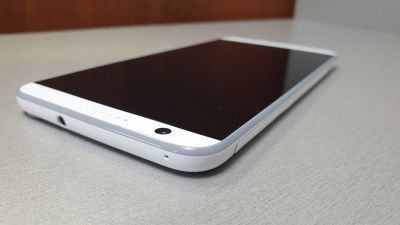 Лот: 16018915. Фото: 1. HTC Desire 820. Смартфоны