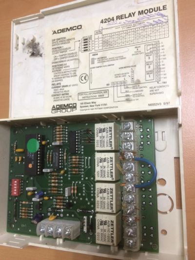 Лот: 9414910. Фото: 1. Релейный модуль Ademco 4204. Микросхемы
