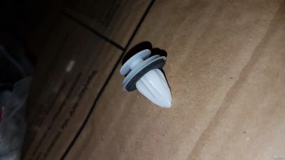 Лот: 13249701. Фото: 1. Набор клипс для дверей Mazda GJ6A68AB1... Салон