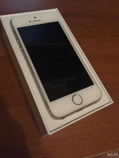 Лот: 8286587. Фото: 1. iPhone 5S 16GB Silver. Смартфоны