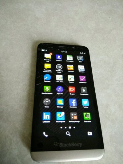 Лот: 9628199. Фото: 1. Blackberry Z30. Смартфоны