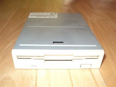 Лот: 888018. Фото: 1. Floppy Дисковод Обмен. Приводы CD, DVD, BR, FDD