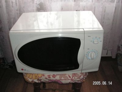 Лот: 10486850. Фото: 1. Микроволновка LG*MS-193N 1200вт... Микроволновки, мини-печи