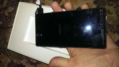 Лот: 4796629. Фото: 1. Sony Xperia Z на комплекте и отличном... Смартфоны