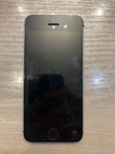 Лот: 18948942. Фото: 1. Смартфон Apple Iphone SE 16gb. Смартфоны