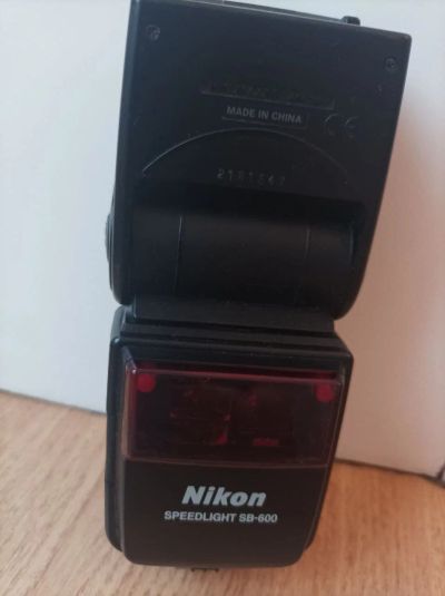 Лот: 18736514. Фото: 1. Вспышка Nikon SB-600. Вспышки, осветители, рассеиватели