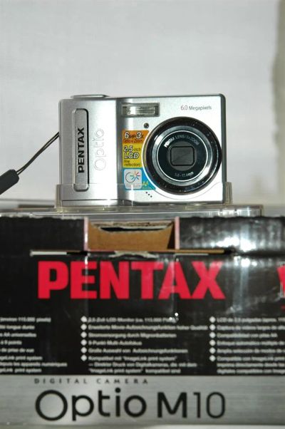 Лот: 3882149. Фото: 1. Pentax Optio M10 в отличном состоянии... Цифровые компактные