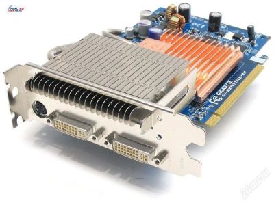 Лот: 130505. Фото: 1. gigabyte 7600gt, пассивное охлаждение... Видеокарты