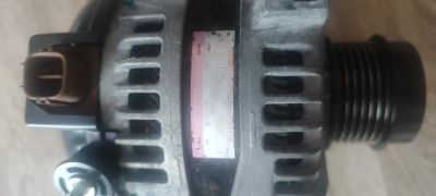Лот: 22179908. Фото: 1. Генератор Toyota 2ZR-FE. Двигатель и элементы двигателя