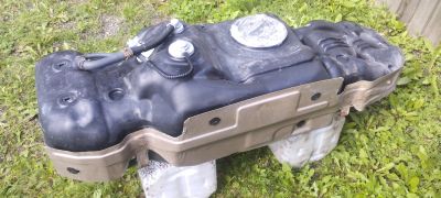 Лот: 25671196. Фото: 1. Топливный бак Toyota Hilux 2015. Топливная система