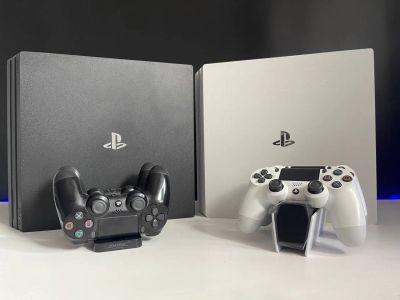 Лот: 25393356. Фото: 1. PS 4 pro 1 tb игры бесплатно... Аксессуары для игровых приставок, консолей, геймпады