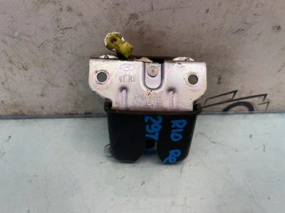 Лот: 23532167. Фото: 1. замок багажника Kia Rio JB. Двигатель и элементы двигателя