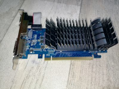 Лот: 21434496. Фото: 1. Nvidia Gt 210. Видеокарты