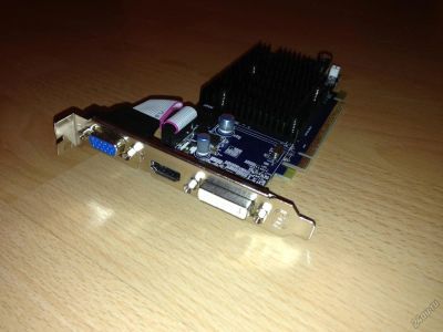 Лот: 5641814. Фото: 1. Видеокарта Ati HD 4350. hdmi. Видеокарты