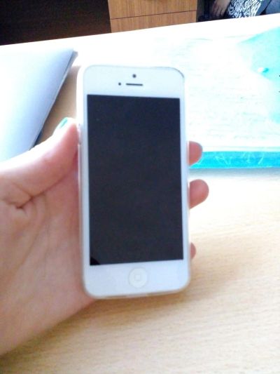 Лот: 6474091. Фото: 1. iPhone 5, white ,16 gb . Смартфоны