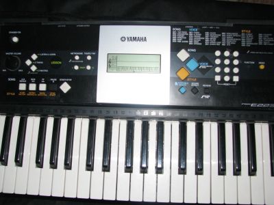 Лот: 12668359. Фото: 1. Синтезатор Yamaha PSR-E223. Клавишные