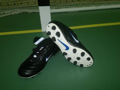 Лот: 5212775. Фото: 1. Новые!Бутсы Nike р42 (есть коробка... Кеды, кроссовки, слипоны