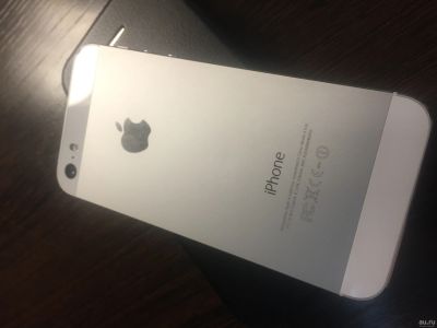 Лот: 13112566. Фото: 1. Iphone 5s 16gb white. Смартфоны