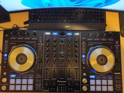 Лот: 17911592. Фото: 1. Pioneer DDJ-SX. MIDI-оборудование