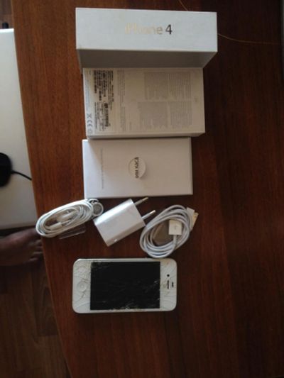 Лот: 7059294. Фото: 1. Iphone 4 8 gb белый. Смартфоны