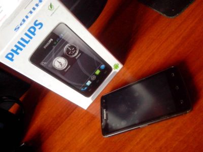 Лот: 3269097. Фото: 1. philips Xenium w732 black+grey. Смартфоны