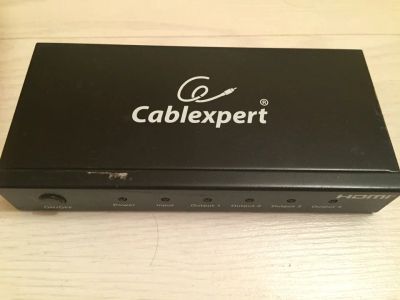 Лот: 5797060. Фото: 1. hdmi сплиттер 1х4. Шлейфы, кабели, переходники