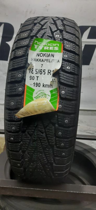 Лот: 19674613. Фото: 1. 185/65R14 90T XL Nokian Hakkapeliitta... Шины