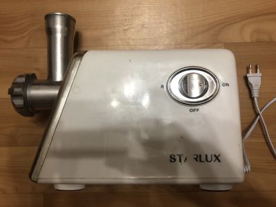 Лот: 24610073. Фото: 1. Мясорубка Starlux SL-748 под восстановление... Кухонная