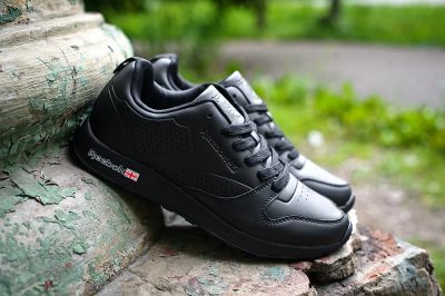 Лот: 8577217. Фото: 1. Кроссовки Reebok Classic Leather... Кеды, кроссовки, слипоны