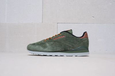 Лот: 11228966. Фото: 1. Кроссовки Reebok Classic Suede... Кеды, кроссовки, слипоны