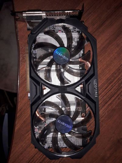 Лот: 14581021. Фото: 1. Видеокарта AMD gigabyte R7 265... Видеокарты