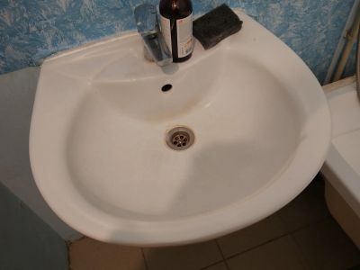 Лот: 21136565. Фото: 1. Раковина со смесителем бесплатно. Раковины, умывальники