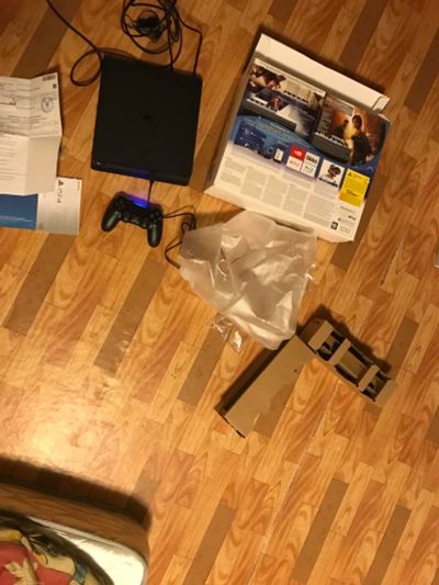 Лот: 8795407. Фото: 1. PS4 slim 1 TB новая. Игровые приставки, консоли