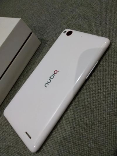 Лот: 10867971. Фото: 1. Телефон ZTE nubia Z5s mini С рубля. Смартфоны