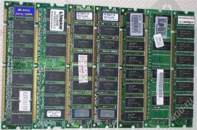 Лот: 491097. Фото: 1. память sdram pc133 128mb 7шт... Оперативная память