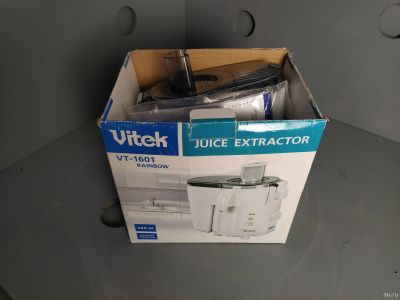 Лот: 16933152. Фото: 1. Соковыжималка Vitek VT-1601. Кухонная