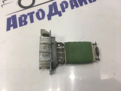 Лот: 21716783. Фото: 1. реостат печки Nissan Almera G15. Двигатель и элементы двигателя