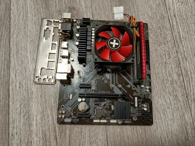 Лот: 21076746. Фото: 1. Ryzen 3 2200G + Gigabyte B450M... Комплекты запчастей