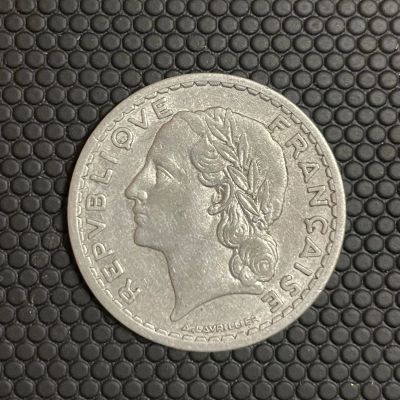 Лот: 19071869. Фото: 1. 5 франков 1946г. С одного рубля... Европа