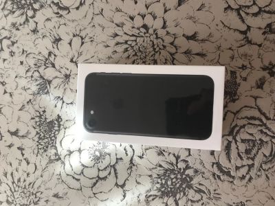 Лот: 12146041. Фото: 1. iphone 7 32 gb черный матовый... Смартфоны
