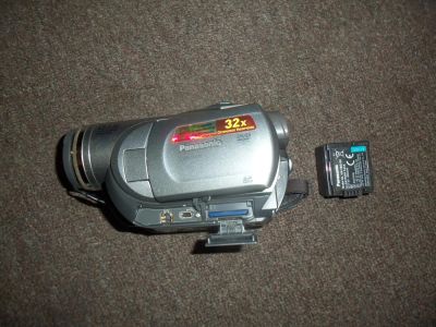 Лот: 11240616. Фото: 1. Видеокамера Panasonic VDR-D220. Видеокамеры