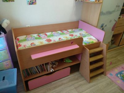 Лот: 14168696. Фото: 1. Кровать для девочки. Детские кровати и кроватки