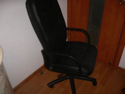 Лот: 6439439. Фото: 1. Кресло руководителя черное. Стулья и кресла офисные