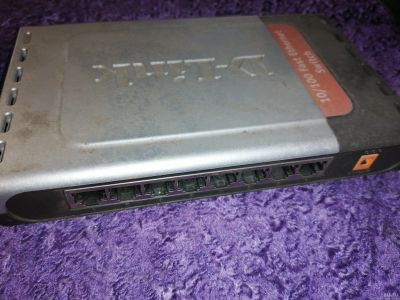 Лот: 17289898. Фото: 1. Свитч D-Link DES-1008D. Маршрутизаторы (роутеры)