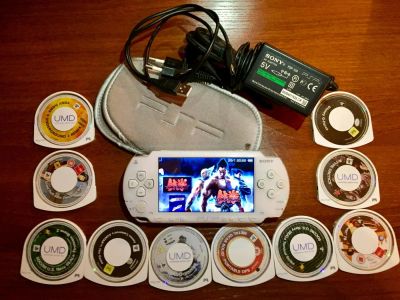 Лот: 8961505. Фото: 1. Sony PSP White (fat). Игровые приставки, консоли