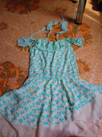 Лот: 4234066. Фото: 1. Платье с вишенками. Платья