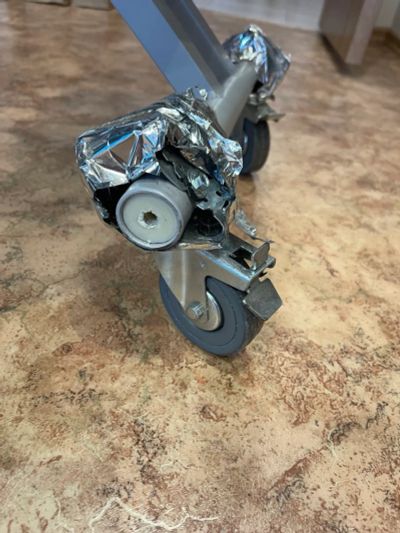 Лот: 25885256. Фото: 1. Коленный стул со спинкой. Стулья и кресла офисные