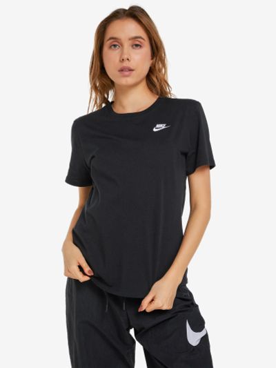 Лот: 22443184. Фото: 1. Футболка женская Nike Club Essentials... Другое (спортивная одежда)
